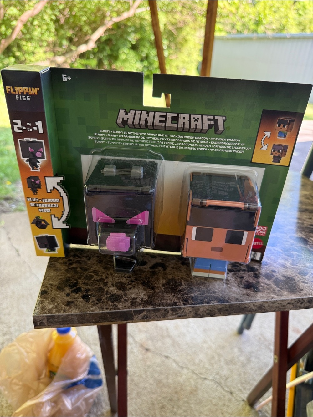 Minecraft Flippin' Figs 2-in-1 Ender Dragon & Steve Figures - Black & Brown